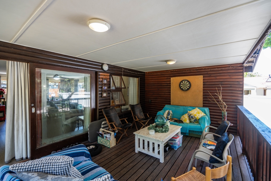 5 Bedroom Property for Sale in Seafield Eastern Cape